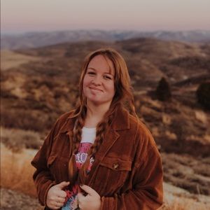 Meet your Posher, Addy